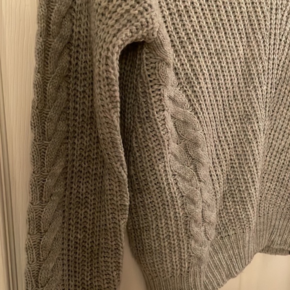 Grey knit turtleneck - Picture 2 of 3